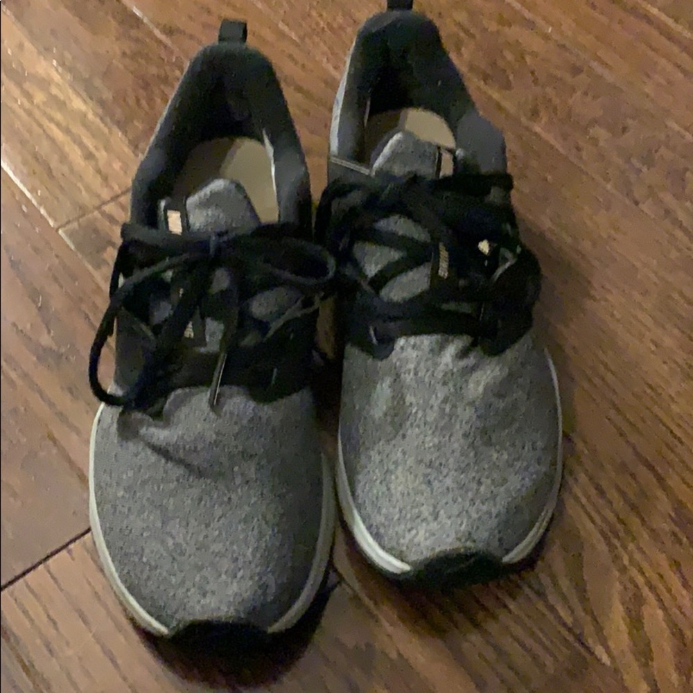 Nike Training Size 6 shoes gray and black